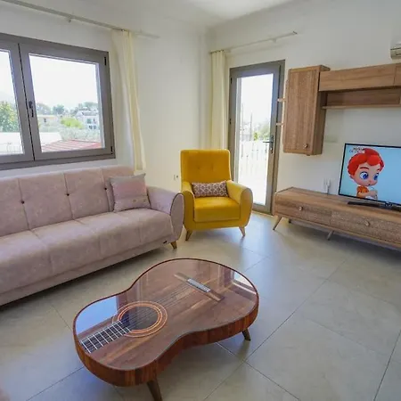 Denize 1 Km Uygun Fiyatli Apart